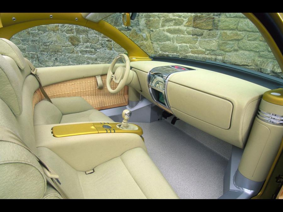  Renault Fifitie Concept 1996 года  (фото 2 из 3)
